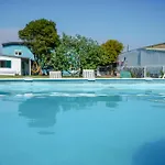 Costanova Surfhouse Feriegård