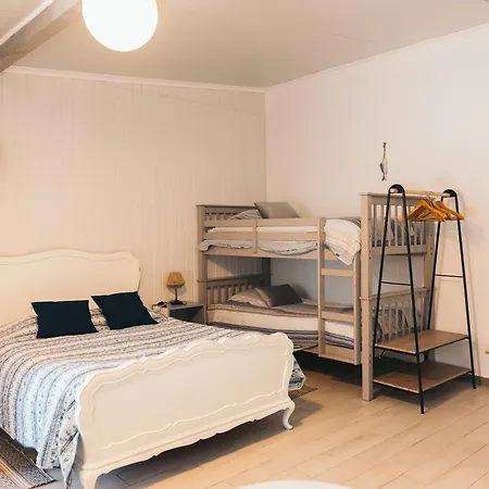 Costanova Surfhouse Bauernhof