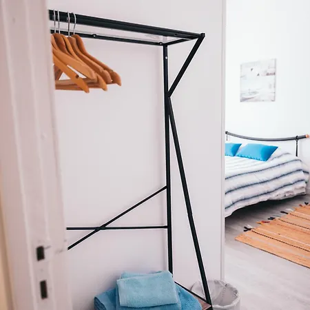 Costanova Surfhouse