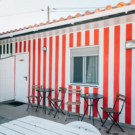 Costanova Surfhouse Farm stay