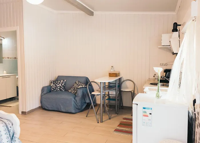 Costanova Surfhouse *